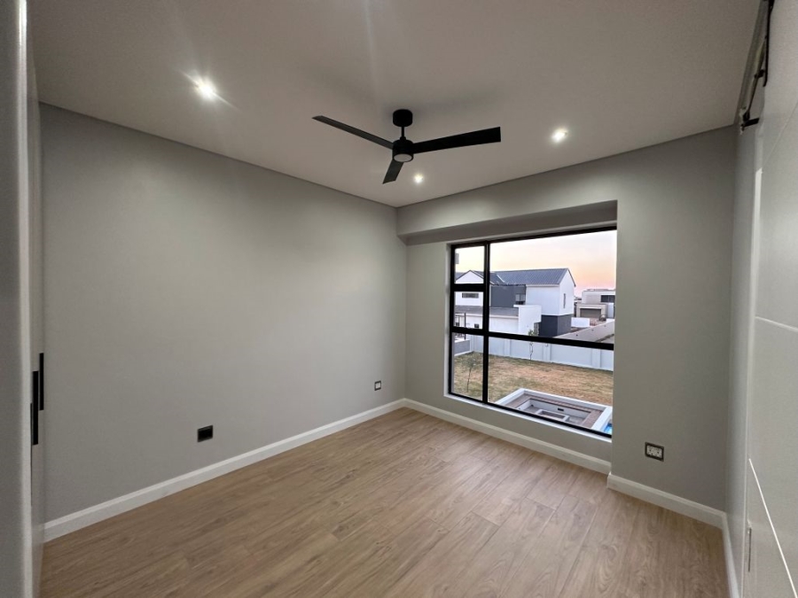 5 Bedroom Property for Sale in Midstream Heights Gauteng