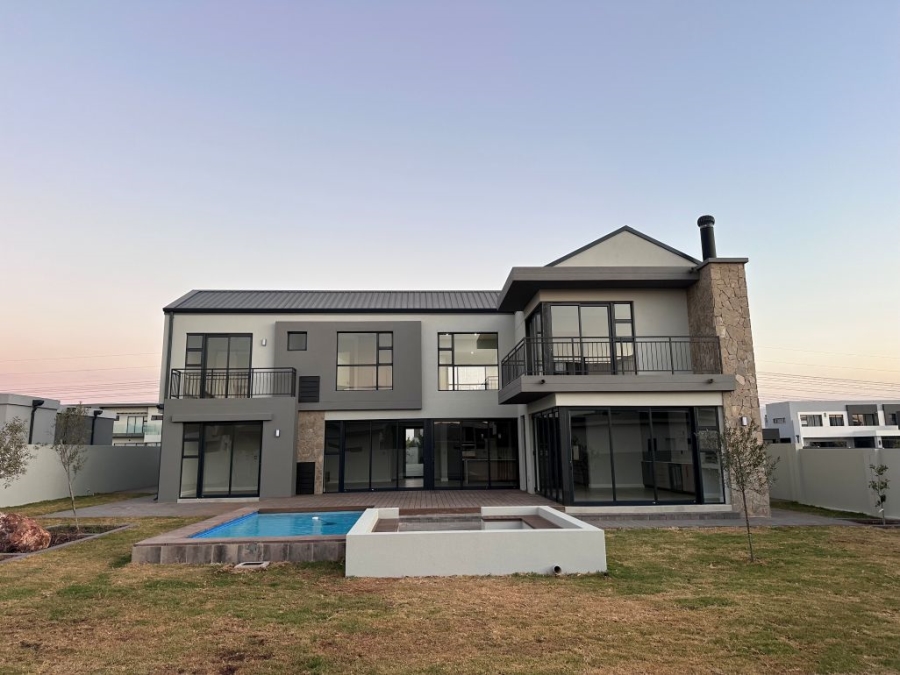 5 Bedroom Property for Sale in Midstream Heights Gauteng