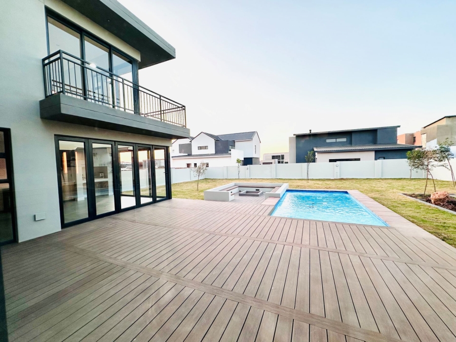 5 Bedroom Property for Sale in Midstream Heights Gauteng