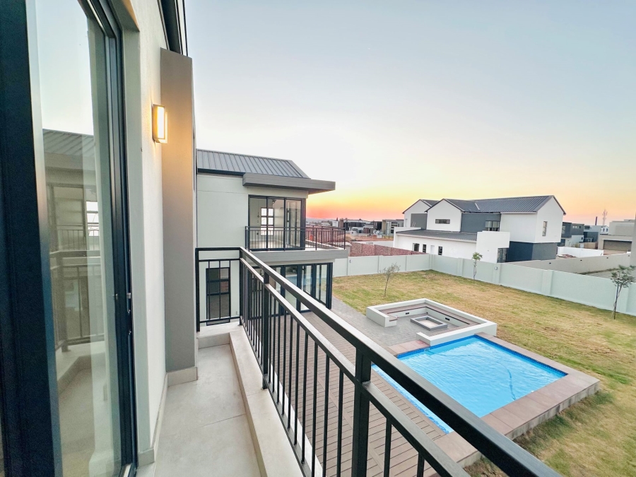 5 Bedroom Property for Sale in Midstream Heights Gauteng