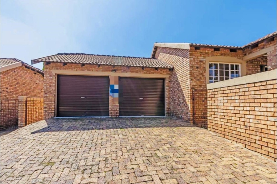 3 Bedroom Property for Sale in Honeydew Grove Gauteng