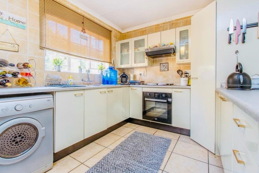 3 Bedroom Property for Sale in Honeydew Grove Gauteng