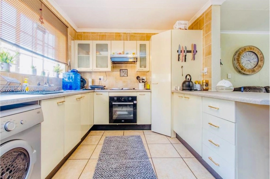 3 Bedroom Property for Sale in Honeydew Grove Gauteng