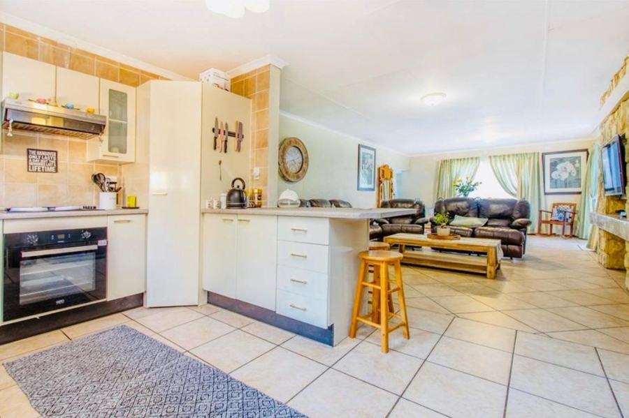 3 Bedroom Property for Sale in Honeydew Grove Gauteng