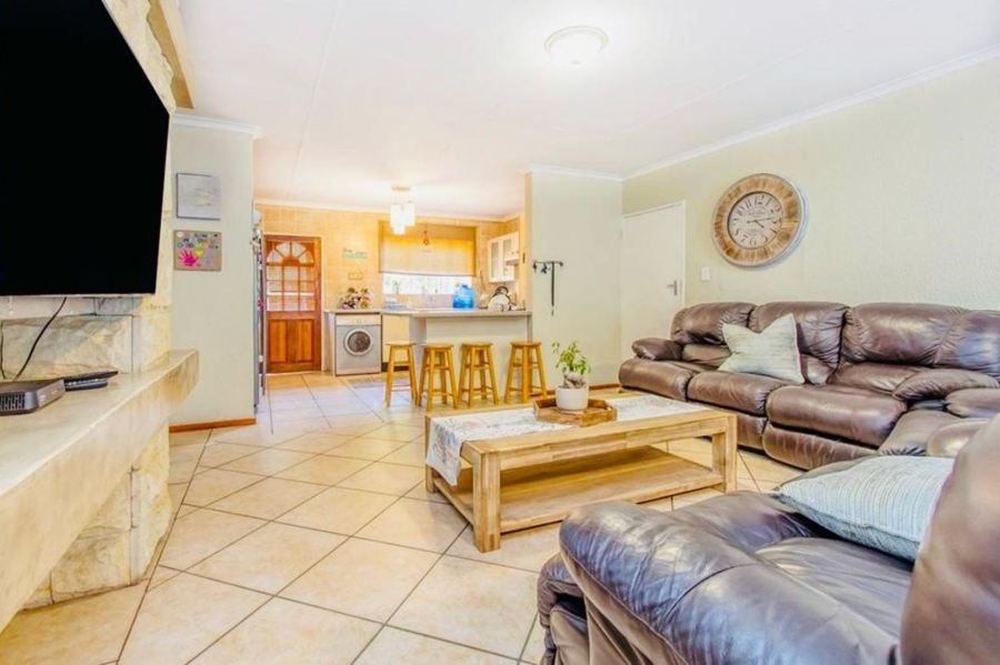 3 Bedroom Property for Sale in Honeydew Grove Gauteng
