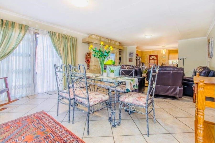 3 Bedroom Property for Sale in Honeydew Grove Gauteng