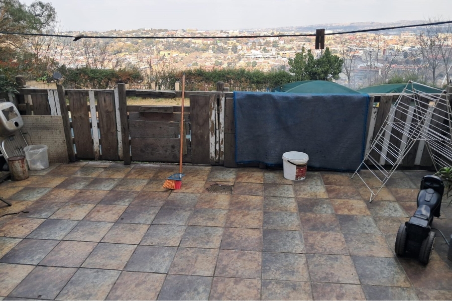 2 Bedroom Property for Sale in Yeoville Gauteng
