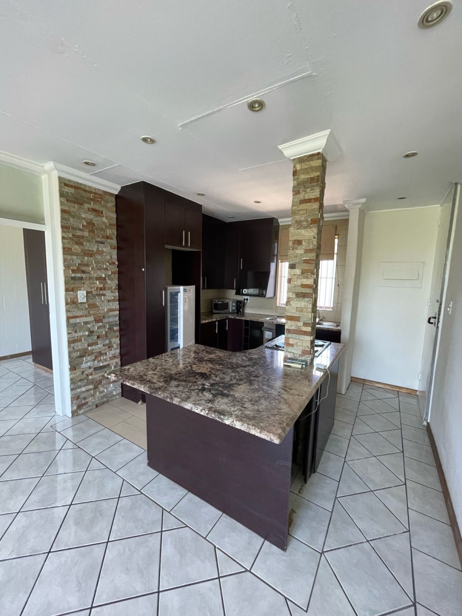 To Let 1 Bedroom Property for Rent in Riviera Gauteng