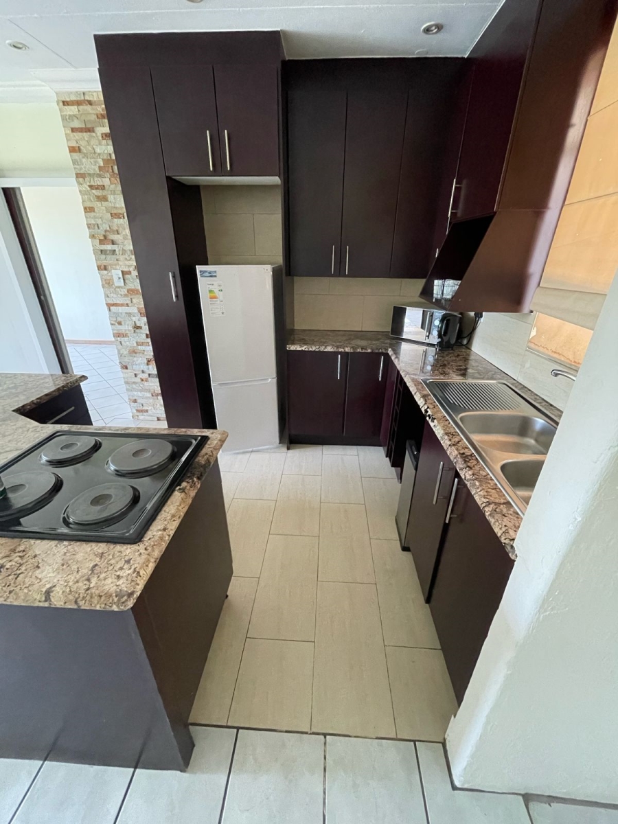To Let 1 Bedroom Property for Rent in Riviera Gauteng