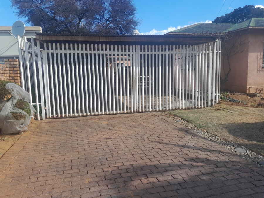 To Let 1 Bedroom Property for Rent in Delville Gauteng