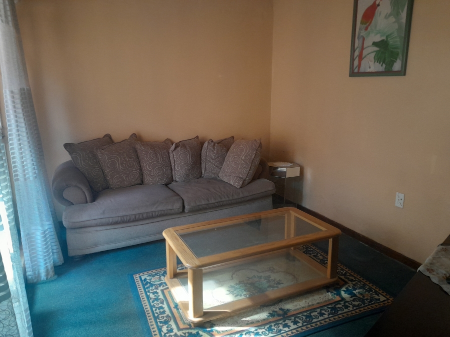 To Let 1 Bedroom Property for Rent in Delville Gauteng