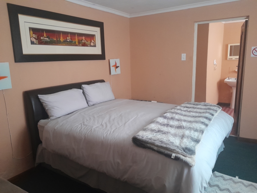 To Let 1 Bedroom Property for Rent in Delville Gauteng