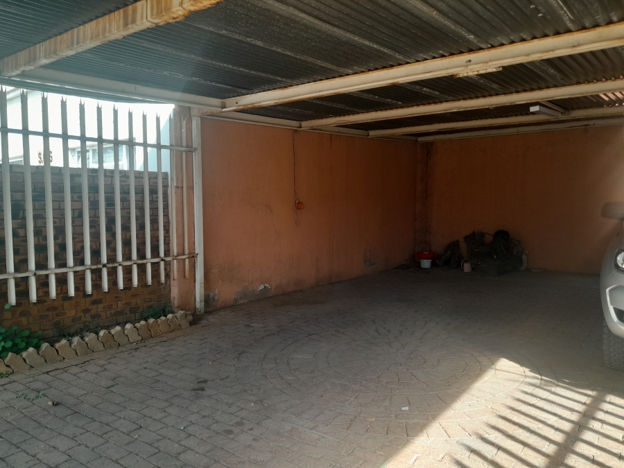 To Let 1 Bedroom Property for Rent in Delville Gauteng