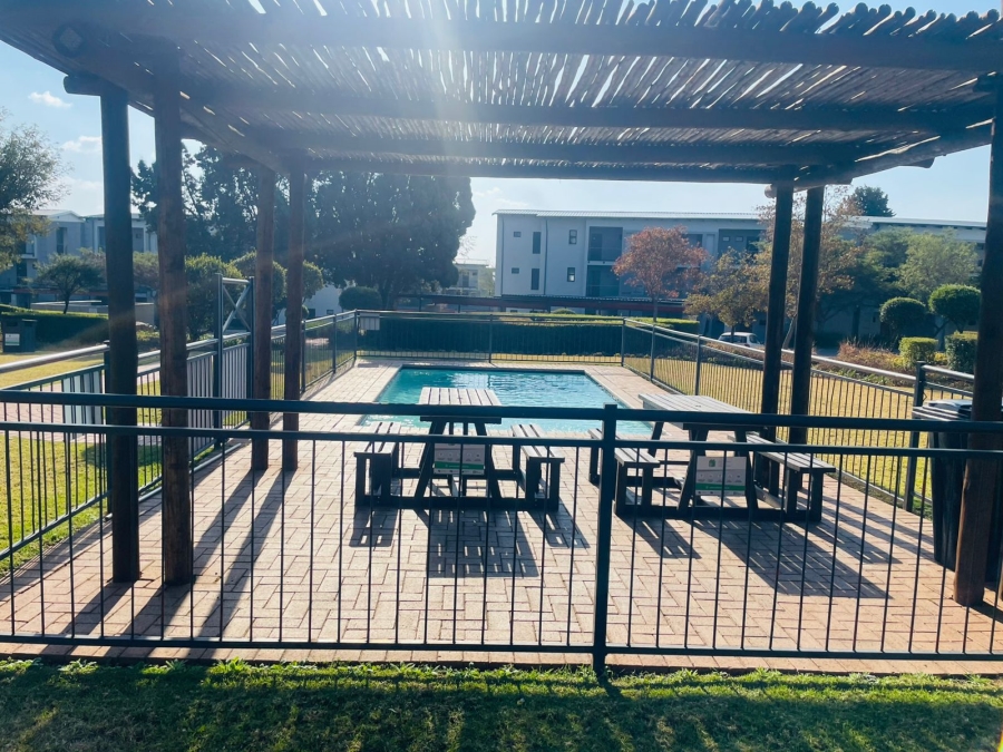 To Let 1 Bedroom Property for Rent in Jackal Creek Golf Estate Gauteng
