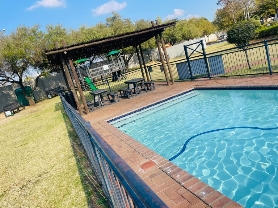 To Let 1 Bedroom Property for Rent in Jackal Creek Golf Estate Gauteng