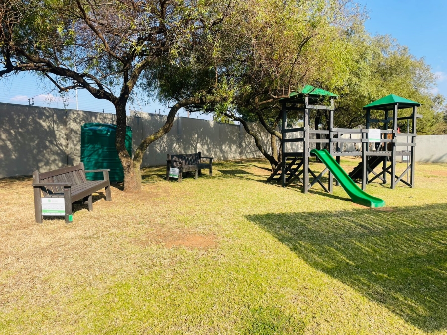 To Let 1 Bedroom Property for Rent in Jackal Creek Golf Estate Gauteng