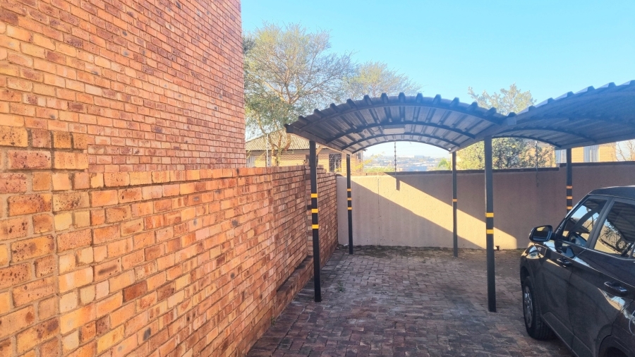2 Bedroom Property for Sale in Halfway Gardens Gauteng
