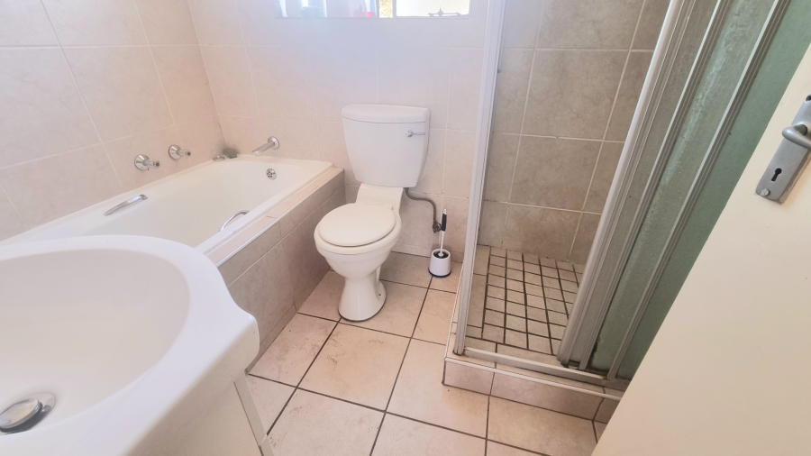 2 Bedroom Property for Sale in Halfway Gardens Gauteng