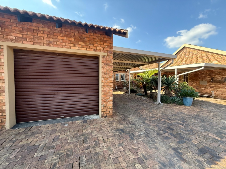 2 Bedroom Property for Sale in Amberfield Gauteng