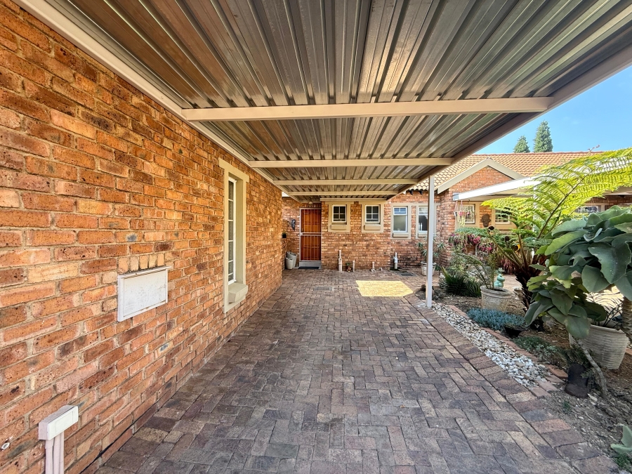 2 Bedroom Property for Sale in Amberfield Gauteng