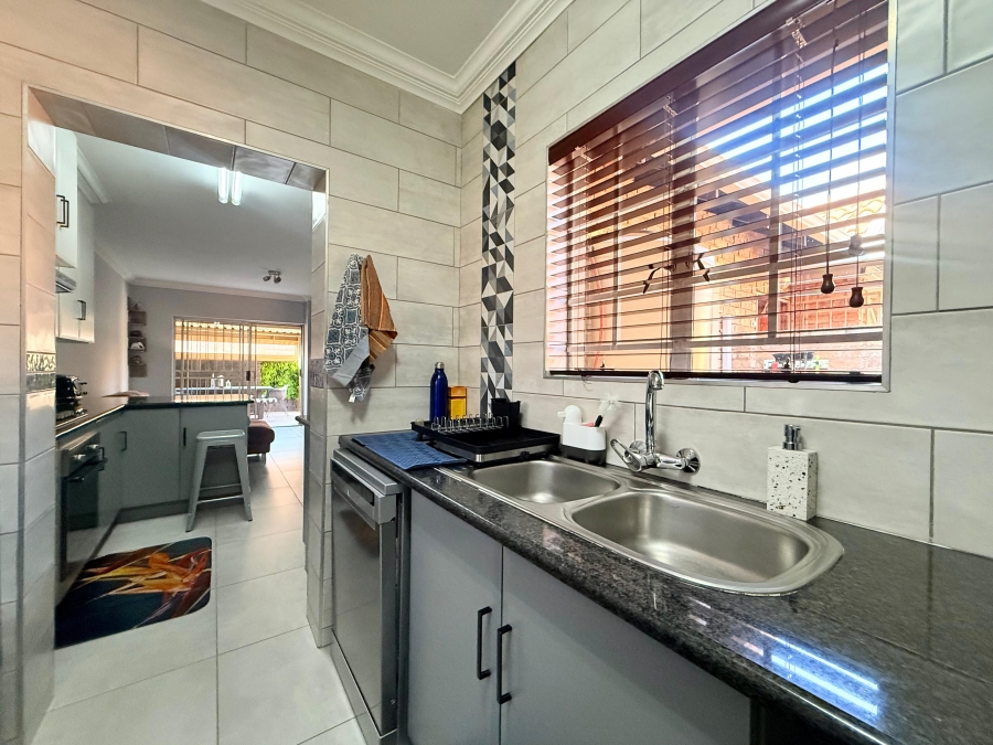 2 Bedroom Property for Sale in Amberfield Gauteng