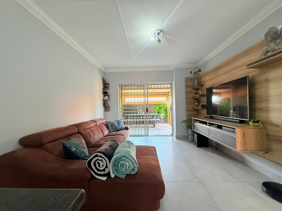 2 Bedroom Property for Sale in Amberfield Gauteng