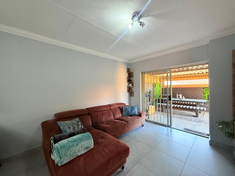 2 Bedroom Property for Sale in Amberfield Gauteng