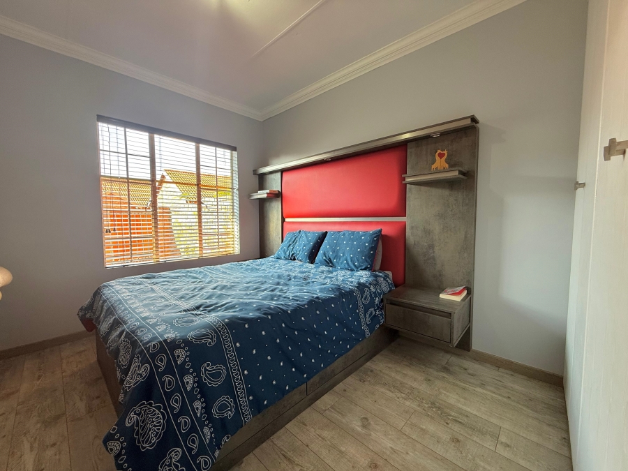 2 Bedroom Property for Sale in Amberfield Gauteng