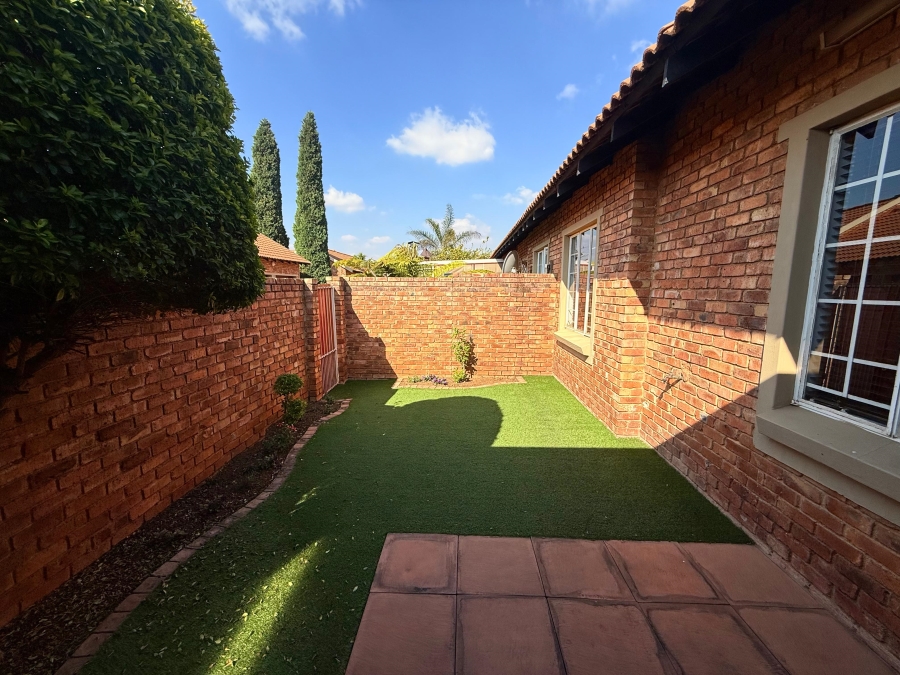 2 Bedroom Property for Sale in Amberfield Gauteng