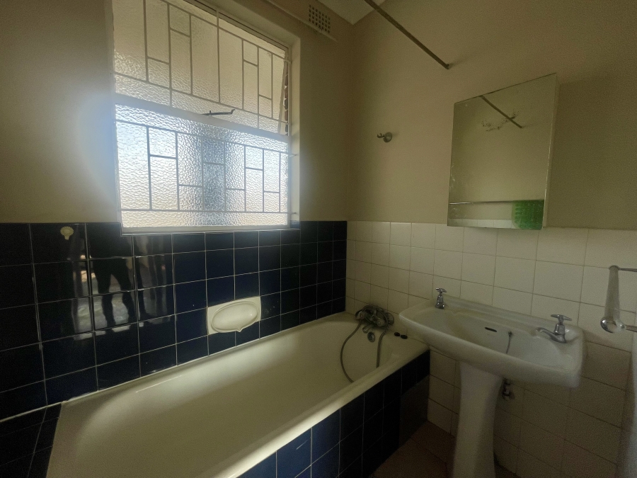 To Let 2 Bedroom Property for Rent in Rosettenville Gauteng