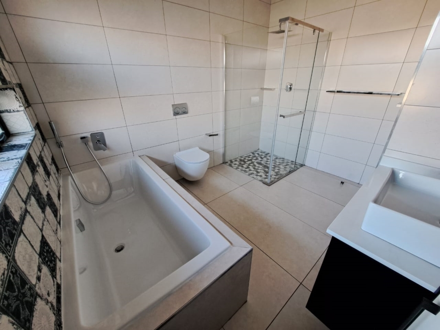 3 Bedroom Property for Sale in Helderwyk Gauteng