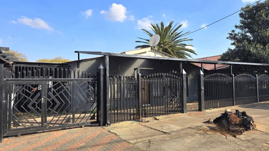 3 Bedroom Property for Sale in Laudium Ext 1 Gauteng