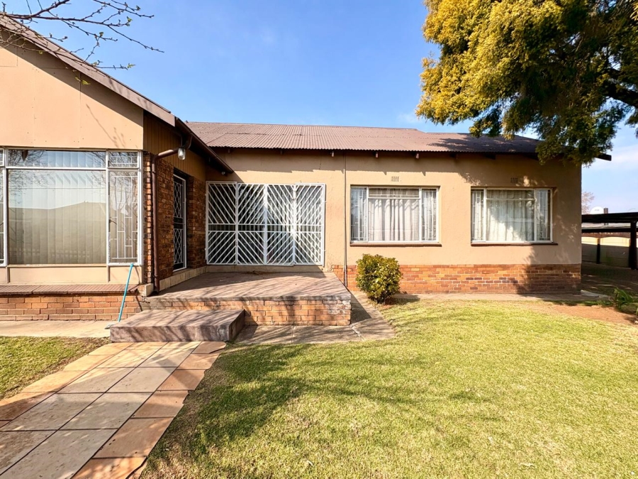 3 Bedroom Property for Sale in Brakpan Central Gauteng