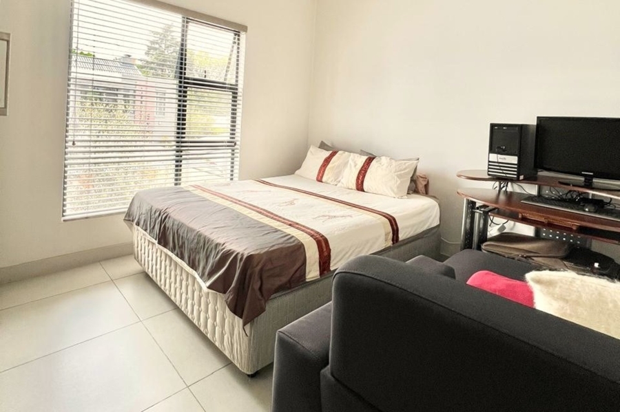 2 Bedroom Property for Sale in Broadacres Gauteng