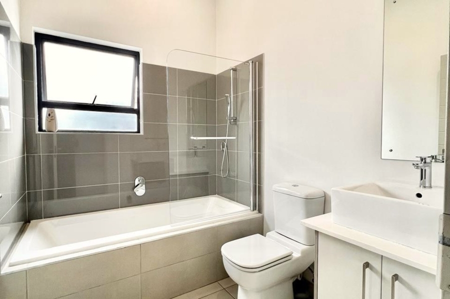 2 Bedroom Property for Sale in Broadacres Gauteng