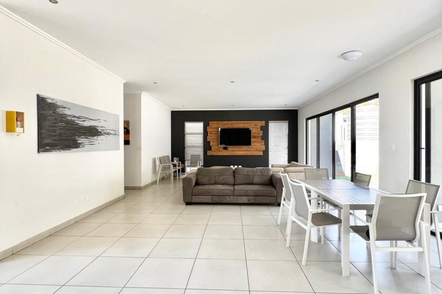 2 Bedroom Property for Sale in Broadacres Gauteng