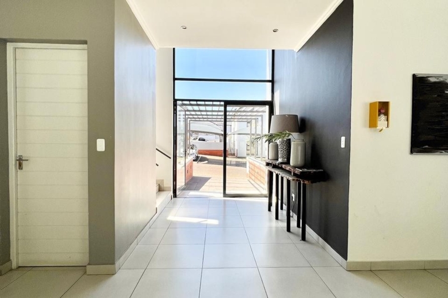 2 Bedroom Property for Sale in Broadacres Gauteng