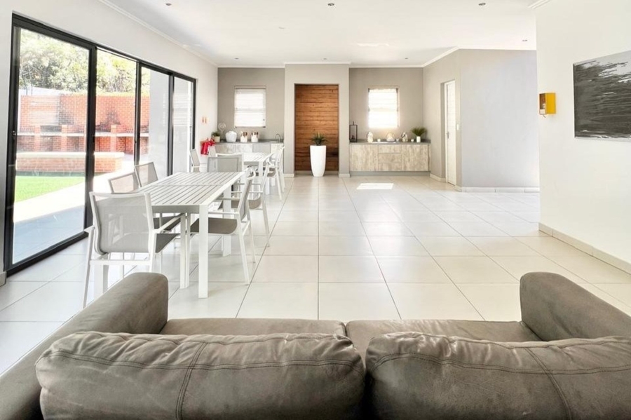 2 Bedroom Property for Sale in Broadacres Gauteng
