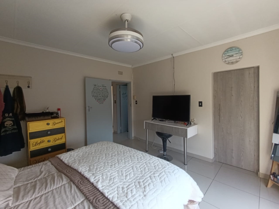 3 Bedroom Property for Sale in Brackenhurst Gauteng