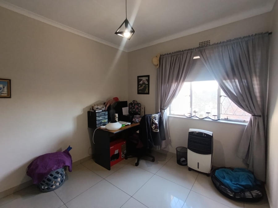3 Bedroom Property for Sale in Brackenhurst Gauteng