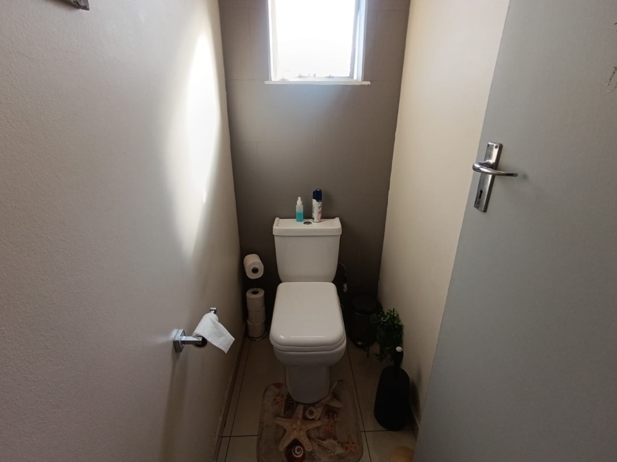 3 Bedroom Property for Sale in Brackenhurst Gauteng