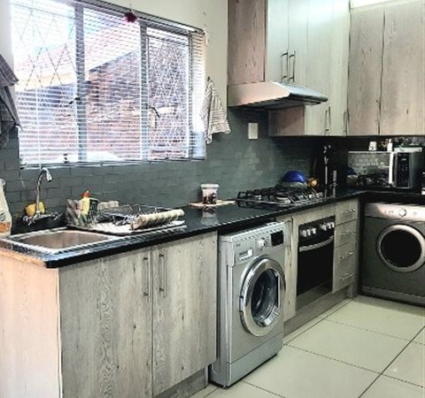 3 Bedroom Property for Sale in Brackenhurst Gauteng