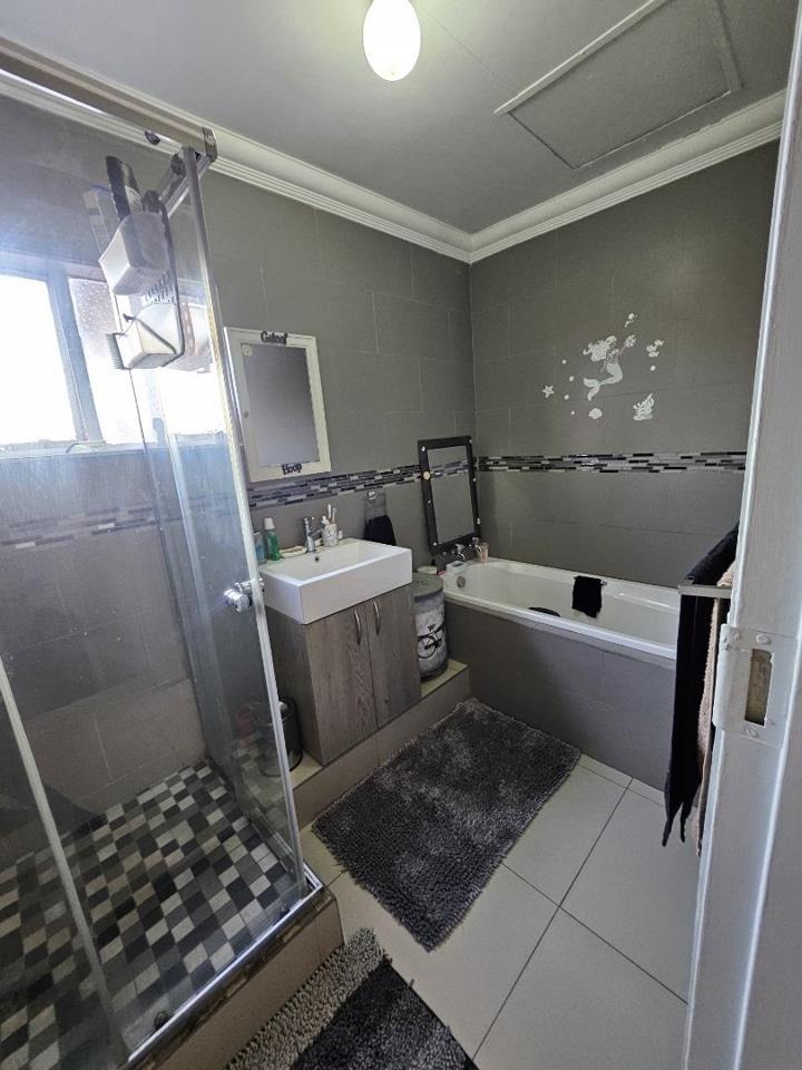 3 Bedroom Property for Sale in Brackenhurst Gauteng