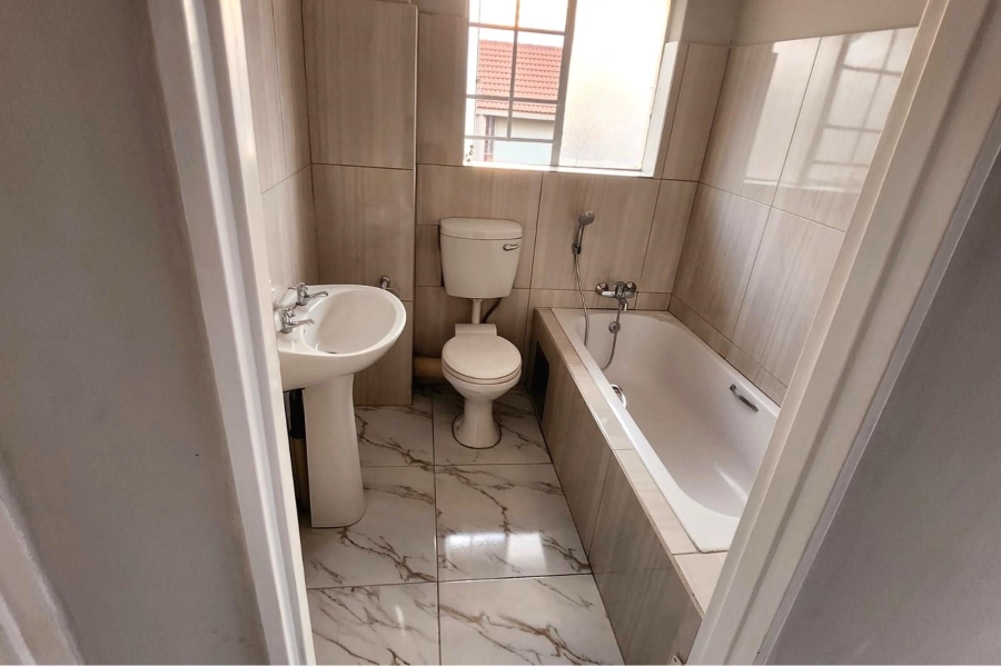 To Let 3 Bedroom Property for Rent in Kosmosdal Gauteng