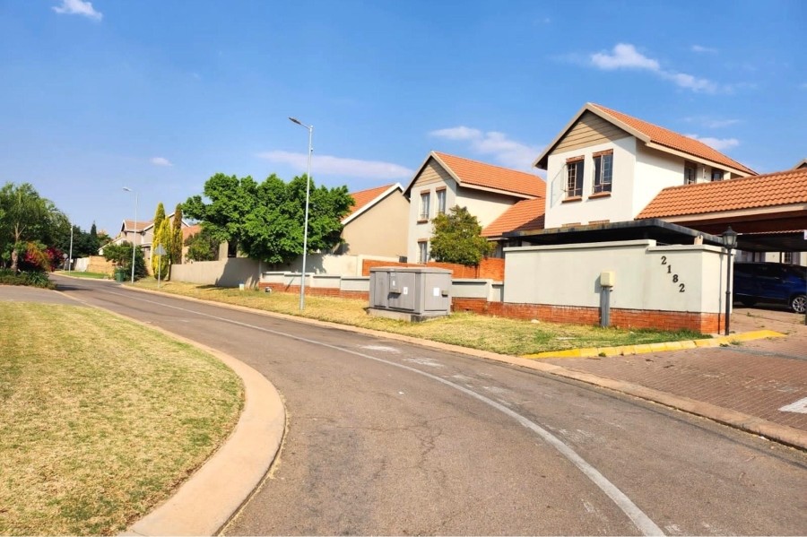 To Let 3 Bedroom Property for Rent in Kosmosdal Gauteng