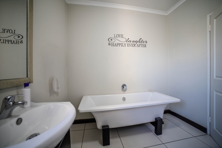 3 Bedroom Property for Sale in Halfway Gardens Gauteng