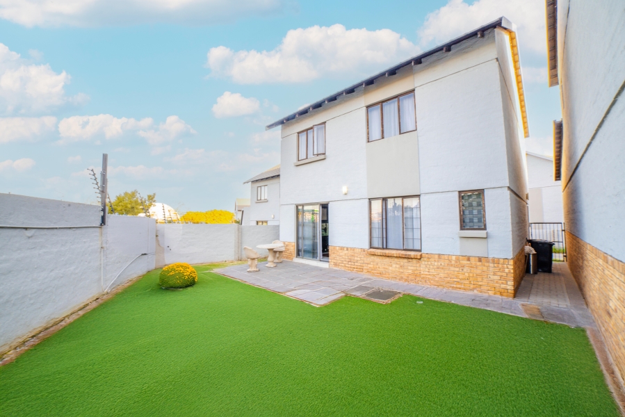 3 Bedroom Property for Sale in Halfway Gardens Gauteng