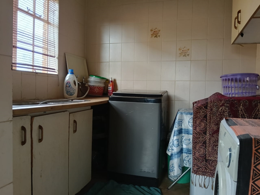 11 Bedroom Property for Sale in Hillshaven Gauteng