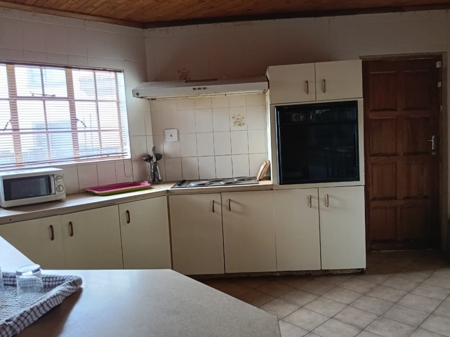 11 Bedroom Property for Sale in Hillshaven Gauteng