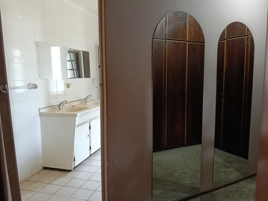 11 Bedroom Property for Sale in Hillshaven Gauteng